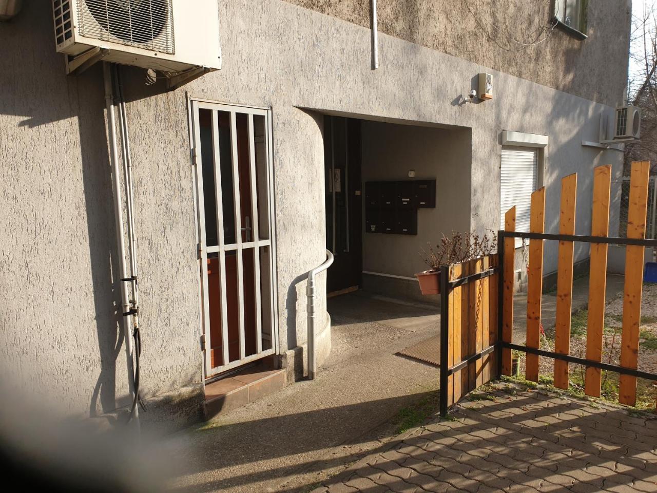Mgtels Apartman - With Private Parking Budapest Exterior foto
